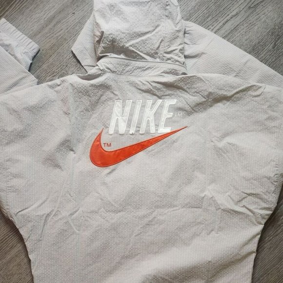 Nike Sportswear Lined Woven Jacket. Brand New. Mens Size: Large - Picture 9 of 11